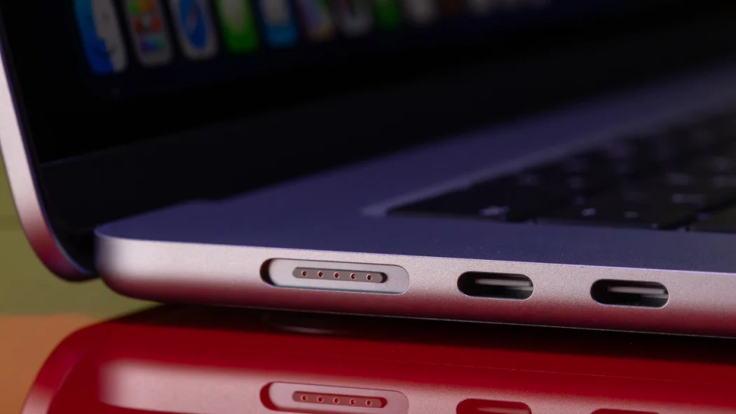 پورت‌های مک‌بوک پرو ۲۰۲۵