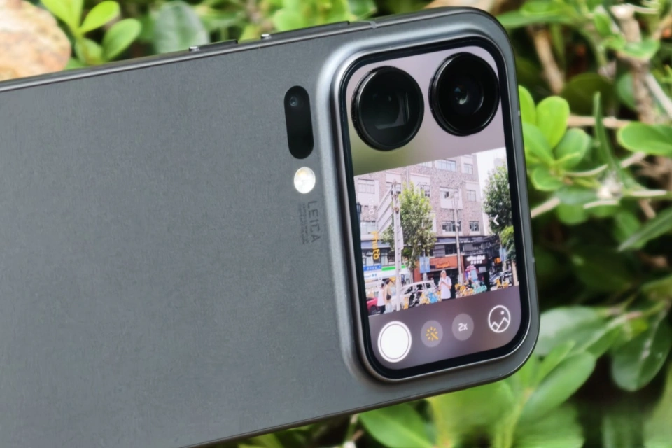 ماژول دوربین سه‌گانه ۵۰ مگاپیکسلی Xiaomi 17 Pro Max