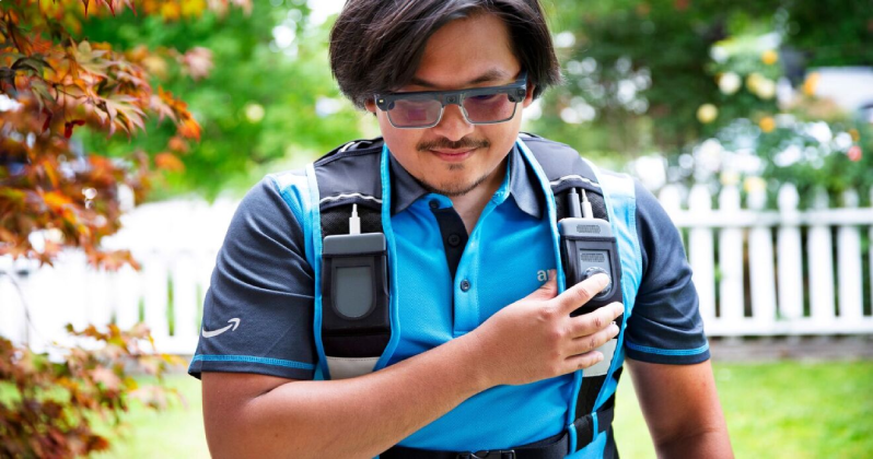 نمایی از استفاده رانندگان آمازون از عینک هوشمند