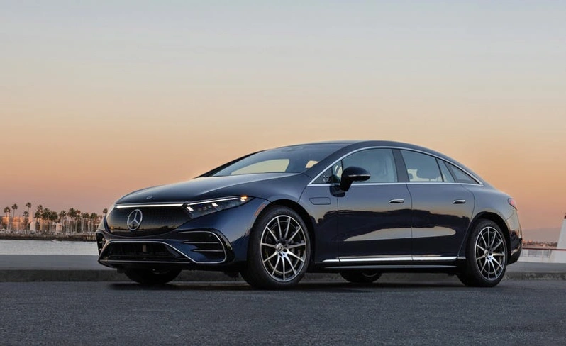 سدان برقی مرسدس-بنز EQS با طراحی آیرودینامیک و بحث‌برانگیز