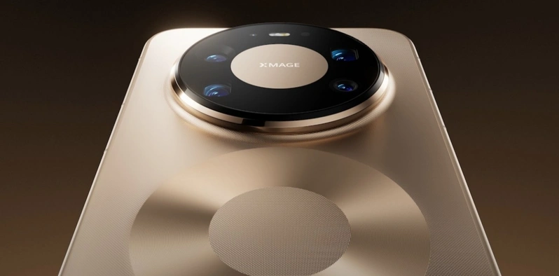 نمای نزدیک از ماژول دوربین دایره‌ای Huawei Mate 80 با طراحی طلایی و سیستم تصویربرداری XMAGE