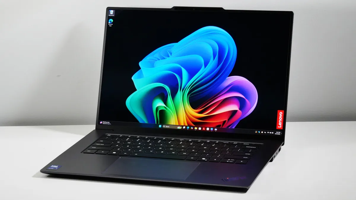 لپ‌تاپ Lenovo ThinkPad X9 Aura Edition باز شده با صفحه‌نمایش روشن و طراحی حرفه‌ای