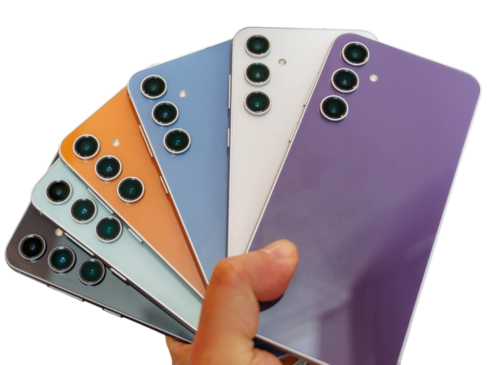 پشت Galaxy S24 FE سامسونگ با دوربین سه‌گانه شامل لنز تله‌فوتو