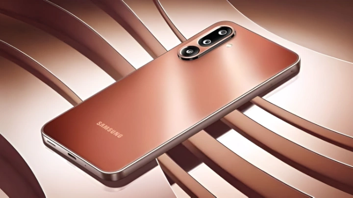 نمایی از ظرفیت باتری ۵۰۰۰ میلی‌آمپرساعتی گوشی Galaxy M36 سامسونگ