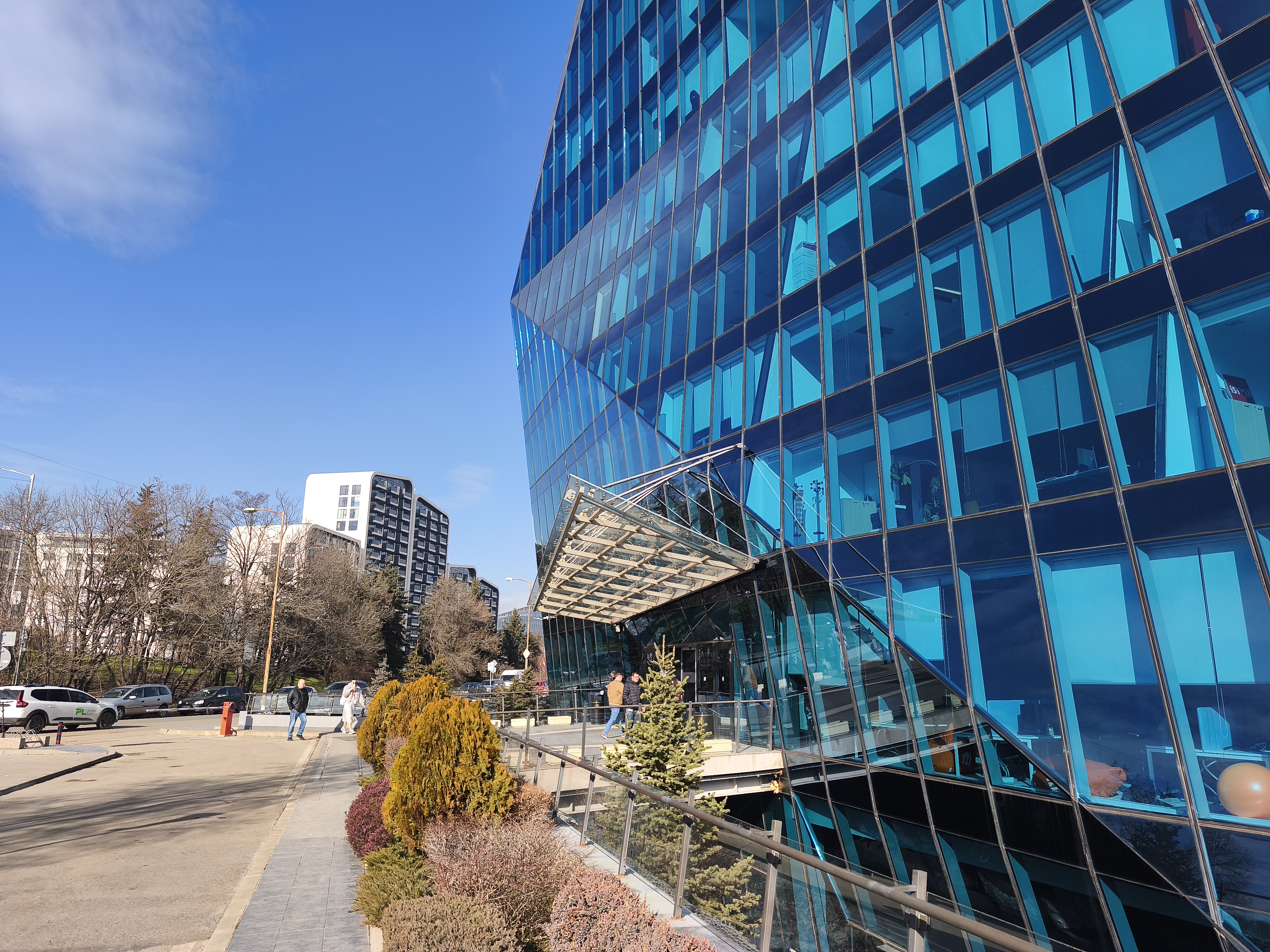 نمونه عکس روز با Redmi Note 14 Pro رنگ‌های طبیعی‌تر، تعادل رنگ گرم و داینامیک رنج بهتر