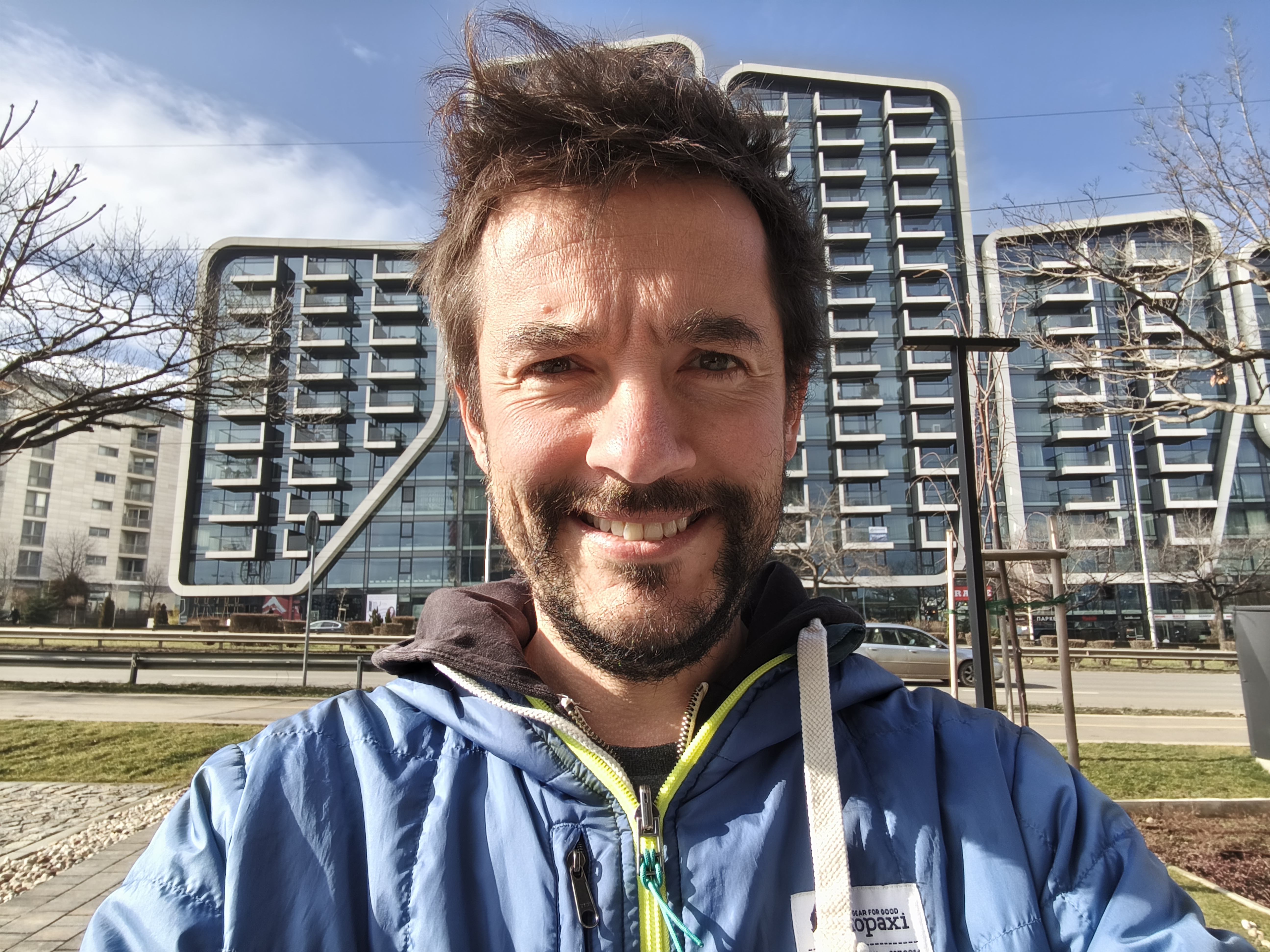 نمونه عکس سلفی با Redmi Note 14 Pro؛ رنگ طبیعی‌تر و دامنه دینامیکی کمی وسیع‌تر