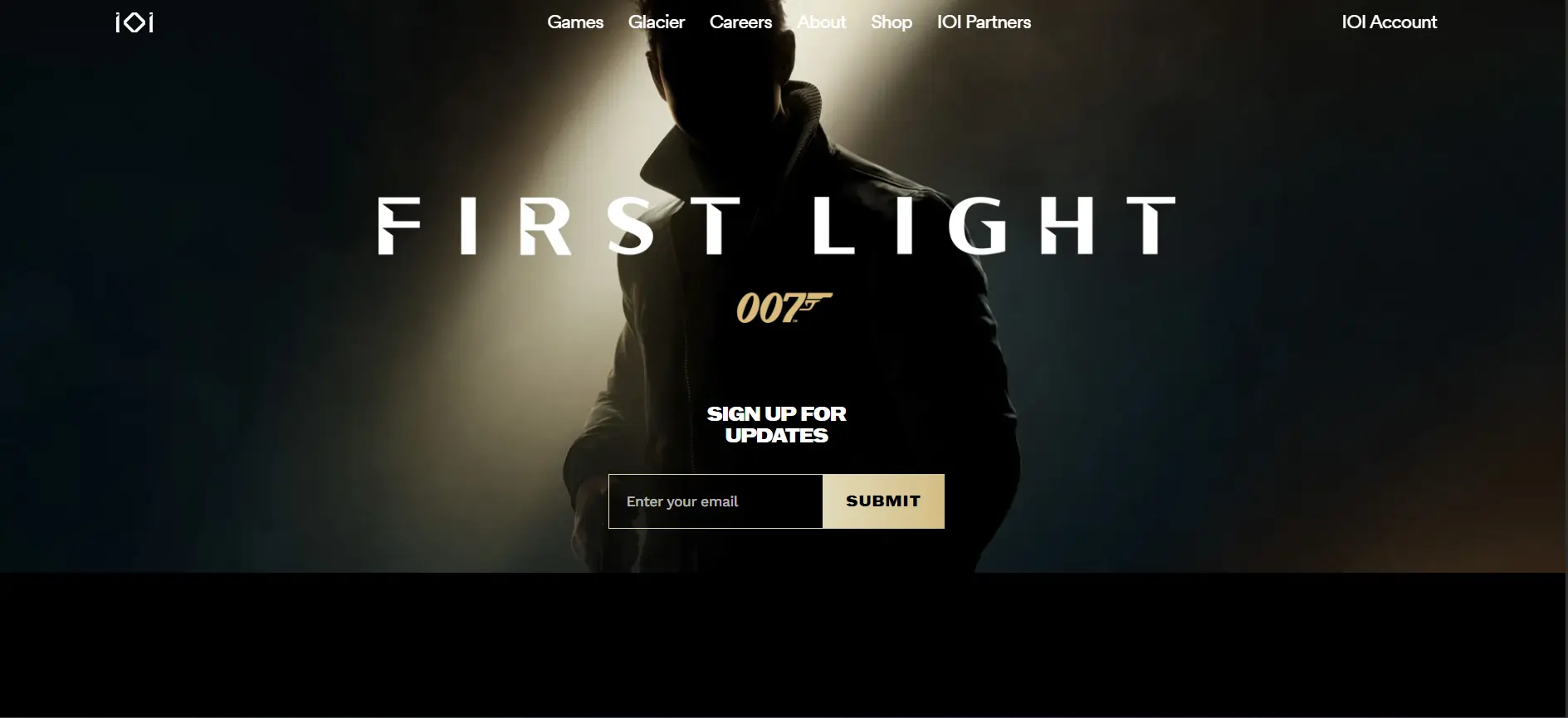 پوستر رسمی بازی 007: First Light با تصویر سایه‌وار جیمز باند و نور موضعی